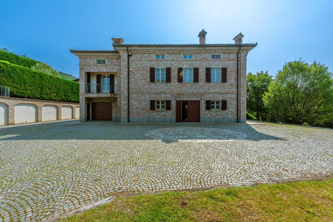 Villa Cornelia , Entire Villa With Private Pool Corneliano d'Alba Exterior foto