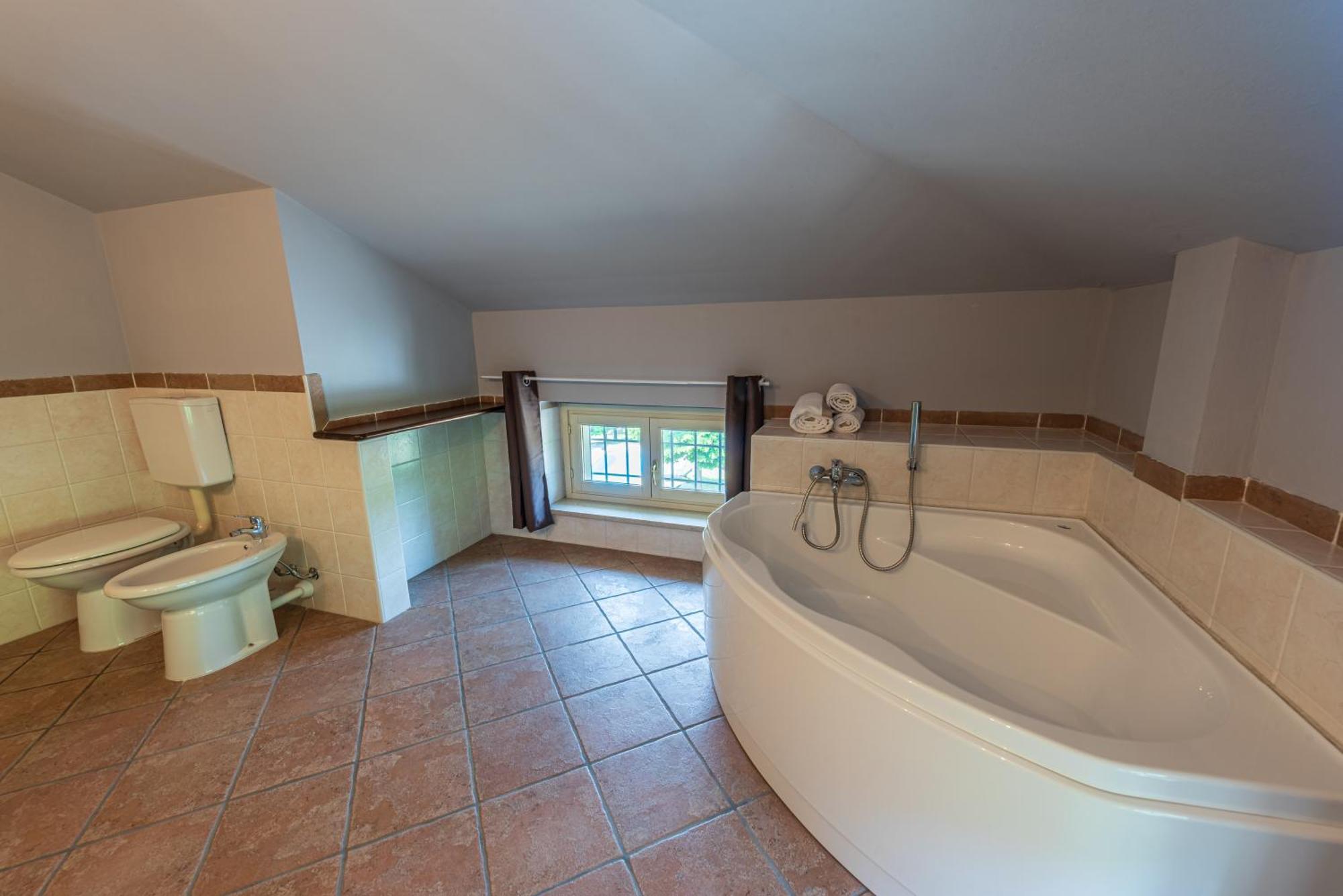 Villa Cornelia , Entire Villa With Private Pool Corneliano d'Alba Exterior foto