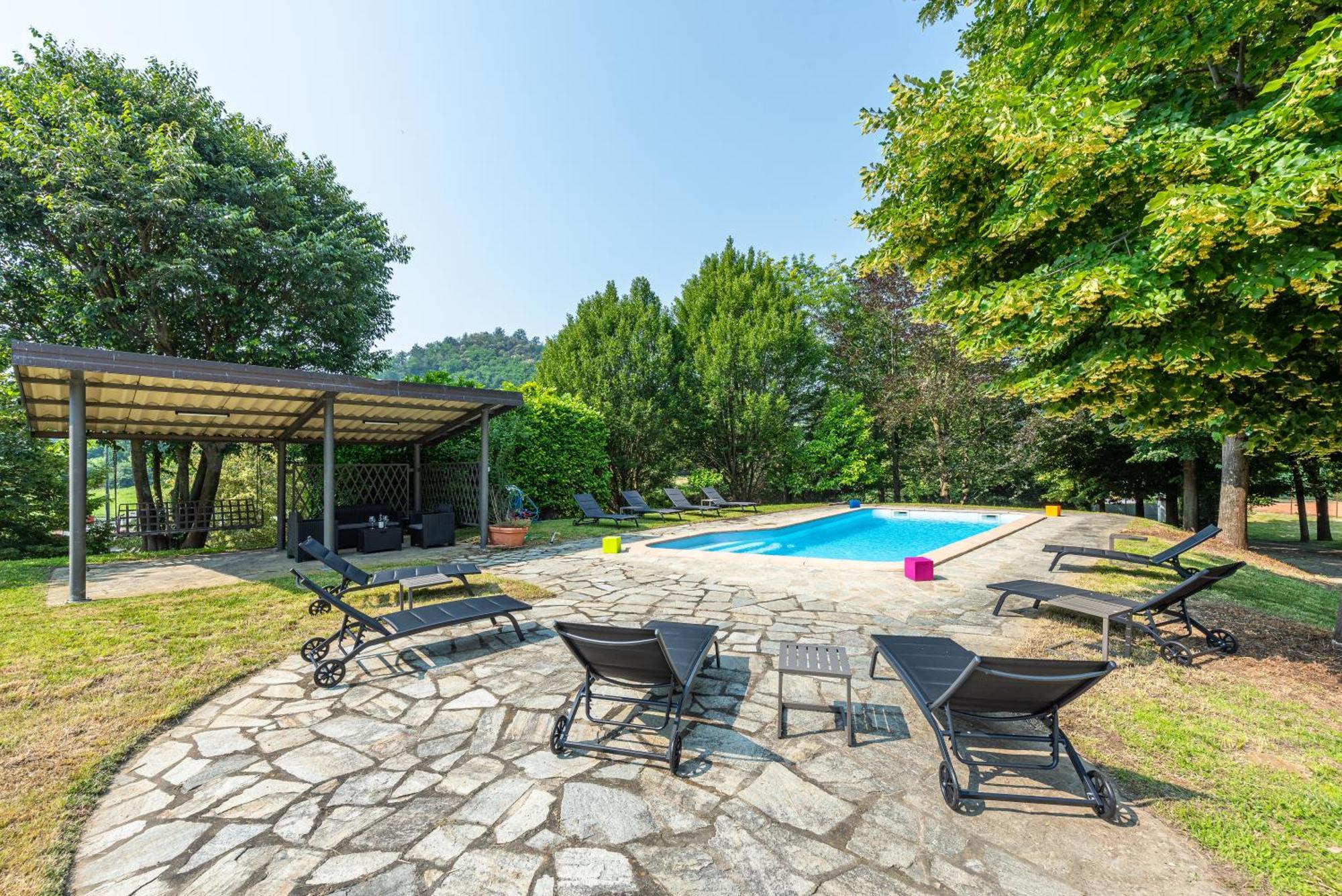 Villa Cornelia , Entire Villa With Private Pool Corneliano d'Alba Exterior foto